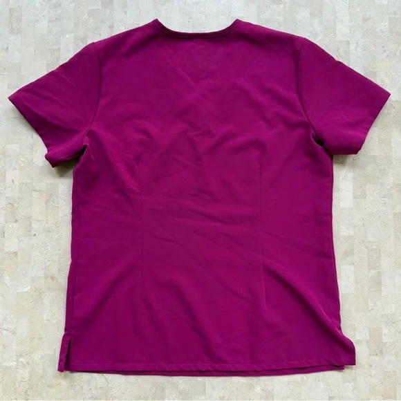 FIGS Catarina Scrub Top Size M Pocket Dark Magenta Purple #2189 “ROCK ON” - Picture 6 of 6